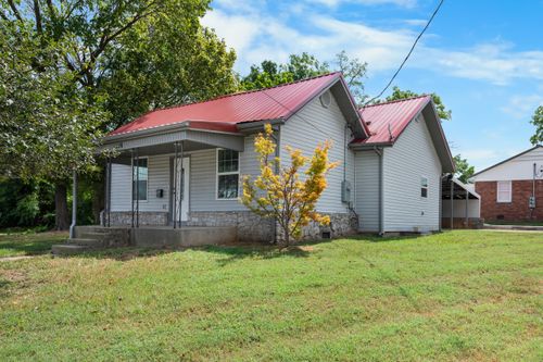 216 W Walnut St, Bolivar, MO, 65613-1959 | Card Image