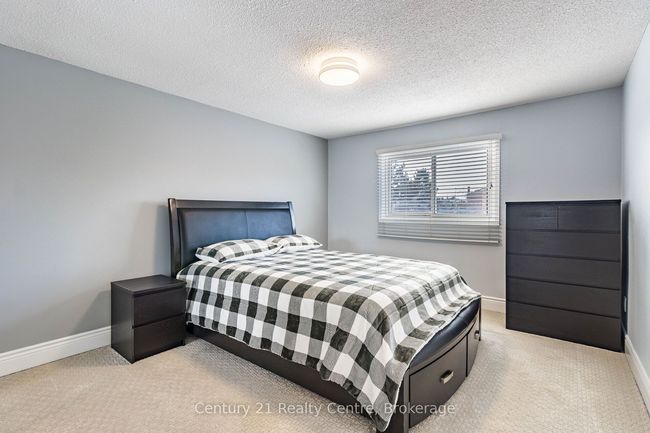 34 Niagara Pl, House other with 4 bedrooms, 4 bathrooms and 4 parking in Brampton ON | Image 24