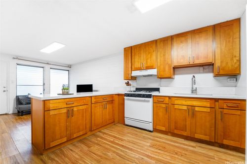 102-2501 Coyne St, Honolulu, HI, 96826-1520 | Card Image