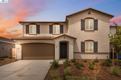 2261 Hewins St, Manteca, CA, 95337-2505 | Card Image