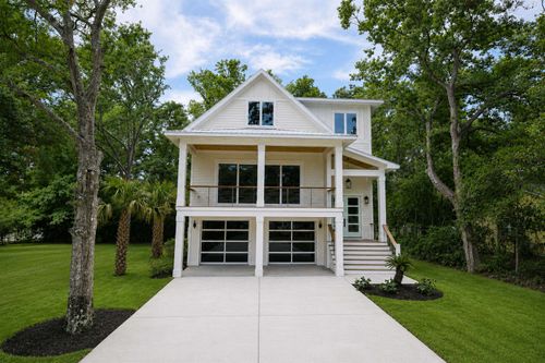 713 3rd Ave N, Surfside Beach, SC, 29575-3907 | Card Image