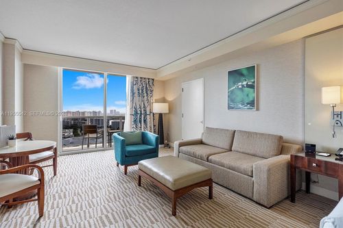 1817-18001 Collins Ave, Sunny Isles Beach, FL, 33160-2722 | Card Image