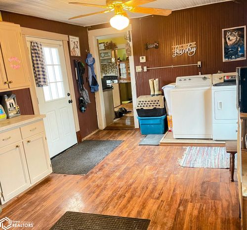 309 W Main St, Lockridge, IA, 52635-9706 | Card Image