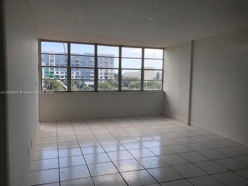 apt-407-2025 Ne 164th St, North Miami Beach, FL, 33162-4158 | Card Image