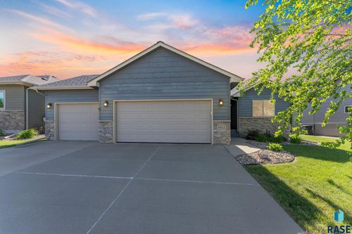 5312 S Sirocco Ave, Sioux Falls, SD, 57108-6800 | Card Image