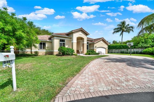 0-8487 Sw 138th Ter, Palmetto Bay, FL, 33158-1083 | Card Image
