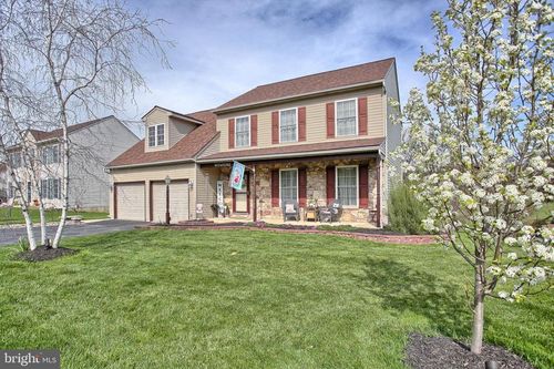100 Brendan Mews, MOUNT WOLF, PA, 17347-9202 | Card Image