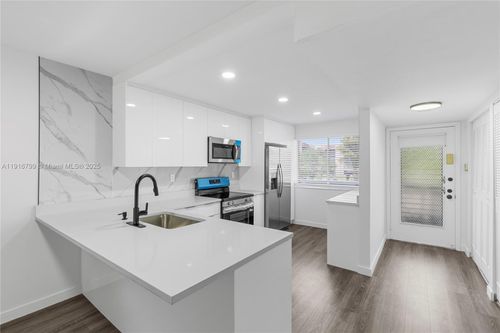 apt-203-3591 Inverrary Dr, Lauderhill, FL, 33319-5979 | Card Image