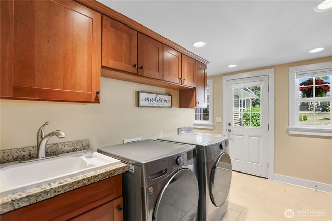 24537 Se 384 Th St, House other with 4 bedrooms, 4 bathrooms and 2 parking in Enumclaw WA | Image 16