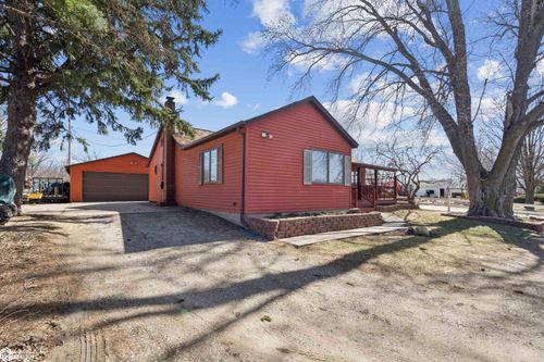 2745 Pickering Dr, Marshalltown, IA, 50158-9615 | Card Image