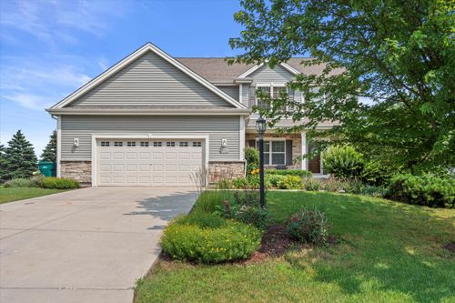 14110568 Wooded Hills Dr, Germantown, WI, 53022-6231 | Card Image