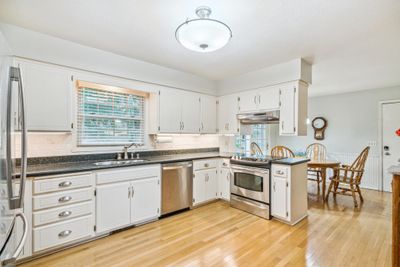 Newer Stainless Steel Appliances | Image 3