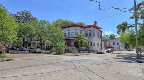 223 W 38th Street, savannah, GA, 31401 | Card Image