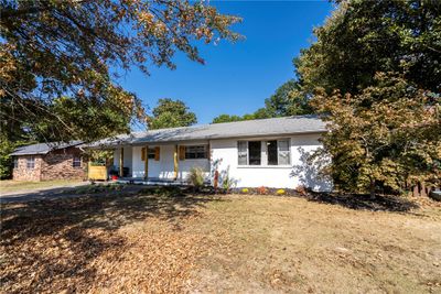 219 Jan Lynn Street, House other with 4 bedrooms, 1 bathrooms and null parking in Siloam Springs AR | Image 2