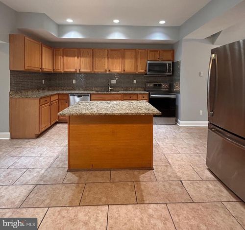 530 Rose Hill Ter, BALTIMORE, MD, 21218-1238 | Card Image