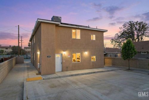 3208 Jewett Ave, Bakersfield, CA, 93301-2165 | Card Image