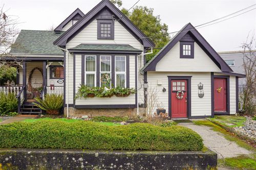 418H Hereward Rd, Victoria, BC, V9A4C8 | Card Image