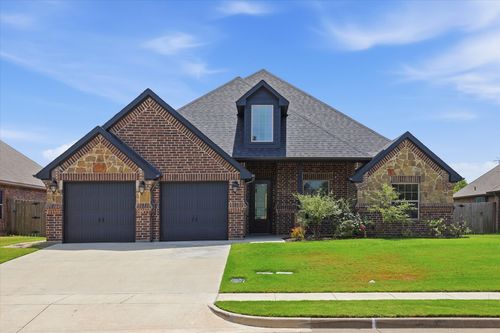 715 La Paloma Rd, Sanger, TX, 76266-6861 | Card Image