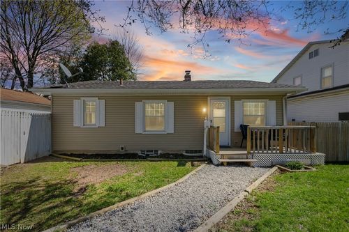 169 Hillman Rd, Akron, OH, 44312-1049 | Card Image