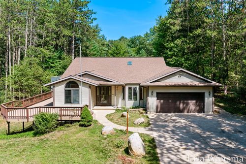 6572 Haines Ln, West Olive, MI, 49460-9325 | Card Image