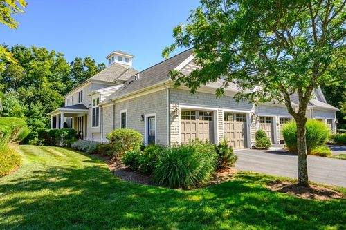 10-10 Backriver Rd, Hingham, MA, 02043-1574 | Card Image