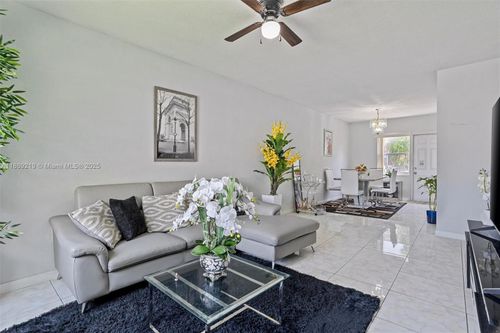 422-422 Nw 84th St, Miami, FL, 33150-2629 | Card Image