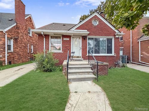 5411 Reuter St, Dearborn, MI, 48126-3323 | Card Image