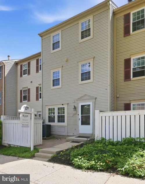 95-11456 Fruitwood Way, GERMANTOWN, MD, 20876-5511 | Card Image