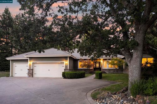 55 Mcconnell Ln, Walnut Creek, CA, 94596-5831 | Card Image