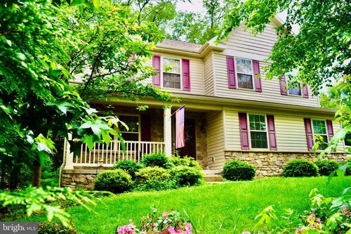 5039 Bossler Rd, ELIZABETHTOWN, PA, 17022-9453 | Card Image
