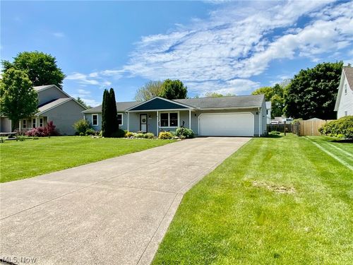578 Fieldstone Dr, Amherst, OH, 44001-1968 | Card Image