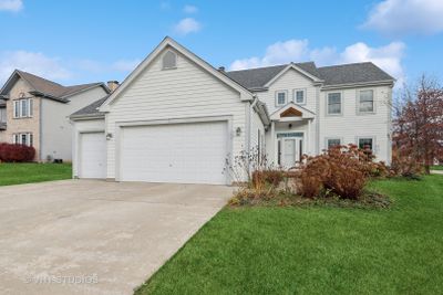 17206 W Gurnee Glen Drive, House other with 3 bedrooms, 2 bathrooms and 3 parking in Gurnee IL | Image 2