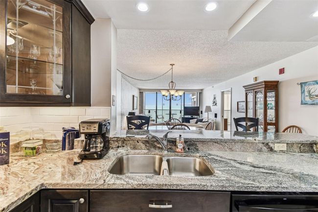 APT-504 - 15462 Gulf Blvd, Condo with 2 bedrooms, 2 bathrooms and null parking in MADEIRA BEACH FL | Image 11