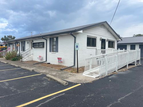 457 N Broadway, Portland, TN, 37148-1702 | Card Image