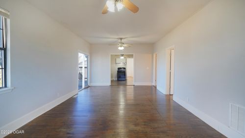 1529 S Jefferson St, Webb City, MO, 64870-2906 | Card Image