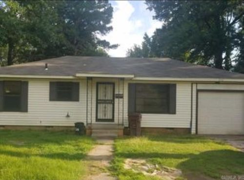 2101 W 24th Ave, Pine Bluff, AR, 71603-5107 | Card Image