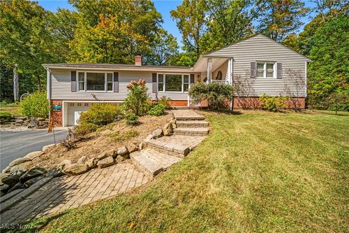 11430 Parkside Rd, Chardon, OH, 44024-9410 | Card Image