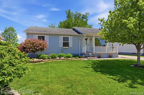 753 Applegate Dr, Marysville, MI, 48040-1592 | Card Image