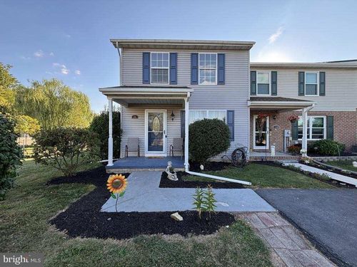 106 Billerbeck St, New Oxford, PA, 17350-9390 | Card Image