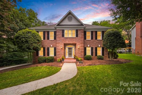 354 41st Avenue Place Nw, Hickory, NC, 28601 | Card Image