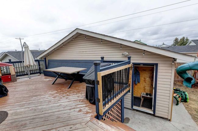 76 Somerside Grove Sw, House other with 3 bedrooms, 4 bathrooms and 4 parking in Calgary AB | Image 27