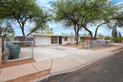 2018 S Longfellow Pl, Tucson, AZ, 85711-6248 | Card Image
