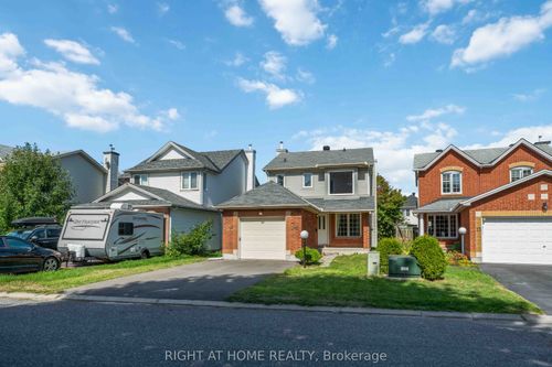11 Wiltshire Cir, Nepean, ON, K2J4K9 | Card Image