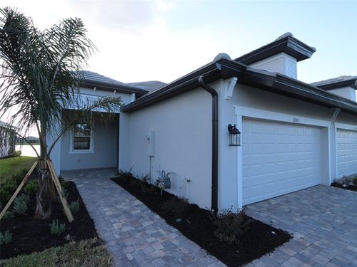 18083 Cherished Loop, LAKEWOOD RANCH, FL, 34211-5582 | Card Image
