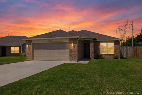 23229 E 113th St S, Broken Arrow, OK, 74014-5882 | Card Image