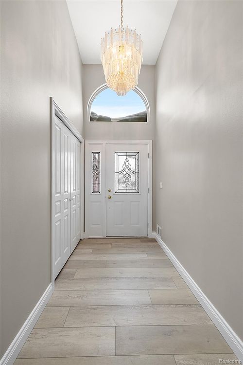 36647 Cecilia Dr, Sterling Heights, MI, 48312-2910 | Card Image