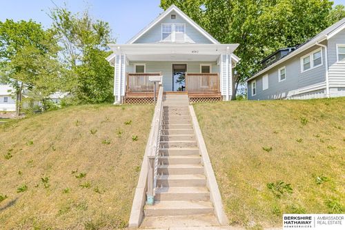 4640 Larimore Avenue, Omaha, NE, 68104 | Card Image