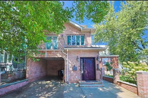 70 Caldwell Ave, Maspeth, NY, 11378-2614 | Card Image