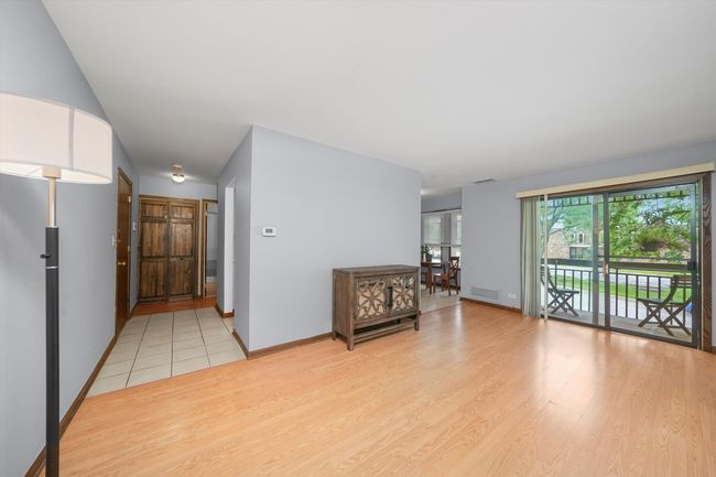 APT-1-16B - 2287 Country Club Dr, Condo with 1 bedrooms, 1 bathrooms and 2 parking in Woodridge IL | Image 8