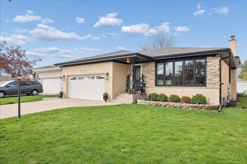 8154 N Root Ct, Niles, IL, 60714-2732 | Card Image